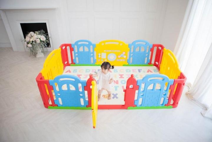 Actual product image Dwinguler Castle (150 cm, 240 cm)