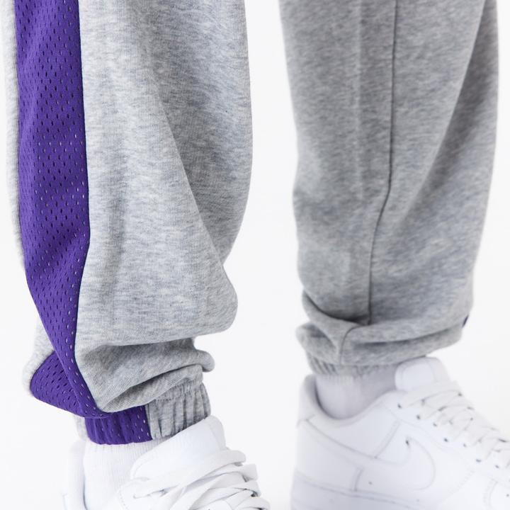 Image du produit New Era Jogger Sweatpants - SIDE PRINT Los Angeles Lakers (L)