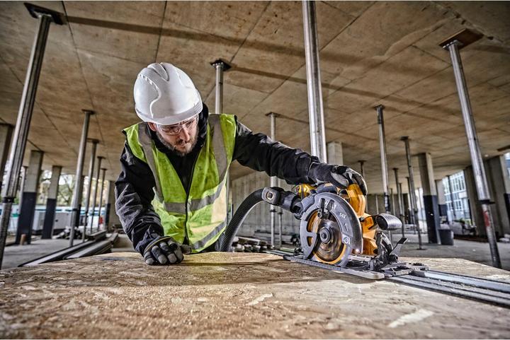Actual product image DeWalt Cordless handheld circular saw