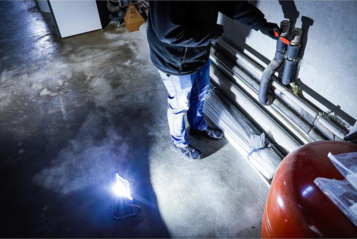 Image du produit BGS Lampe de travail LED sur batterie | repliable | 18 V | sans batterie (2000 lm)