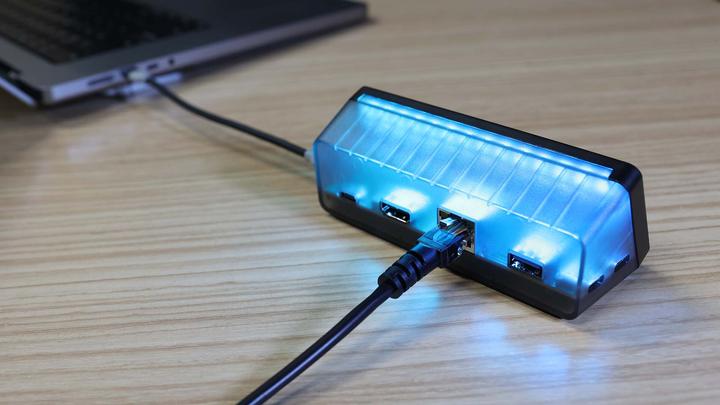 Actual product image Vobot D1 (USB-C, 7 Ports)