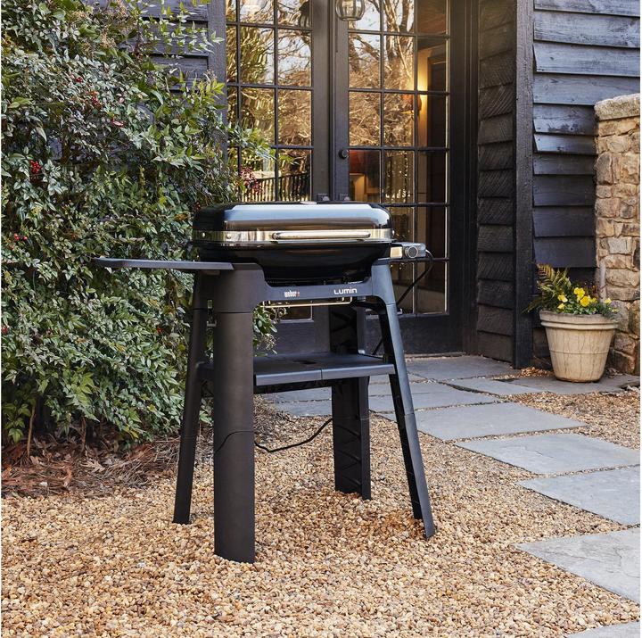 Actual product image Weber Lumin with stand (2.20 kW)