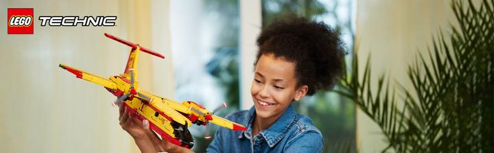 Actual product image LEGO Firefighter Aircraft (42152, LEGO Technic)