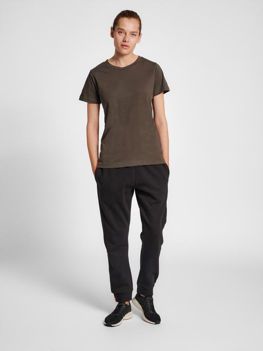 Actual product image hummel Red Basic Sweat Pants Woman (L)