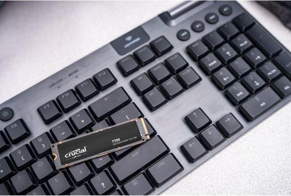 Immagine prodotto Crucial T705 (2000 GB, M.2 2280)