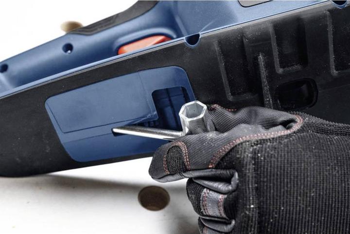 Actual product image Bosch Hausgeräte GKE 18V-40 (Battery chain saw)