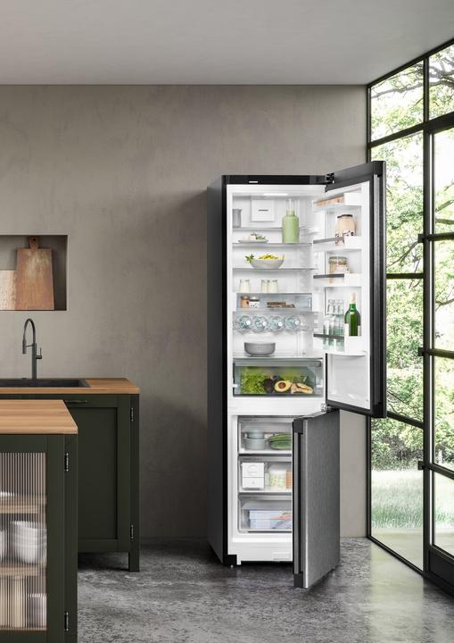 Image du produit Liebherr Réfrigérateur-congélateur indépendant Plus CNbdd 5733 Front BlackSteel et noir (371 l)