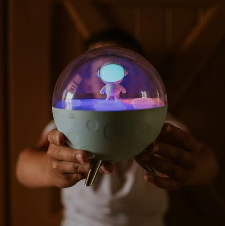 Actual product image Mary's LED Nachtlicht Mond