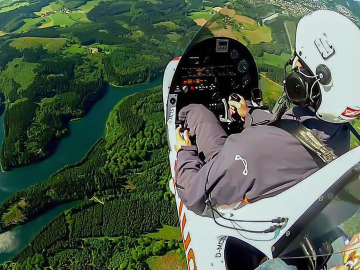 Immagine prodotto Smartbox Volo di prova in autogiro con presa di controllo nei pressi di Colonia (1 pers.)