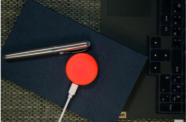 Actual product image Luxafor ORB with 1.5 m USB-A cable