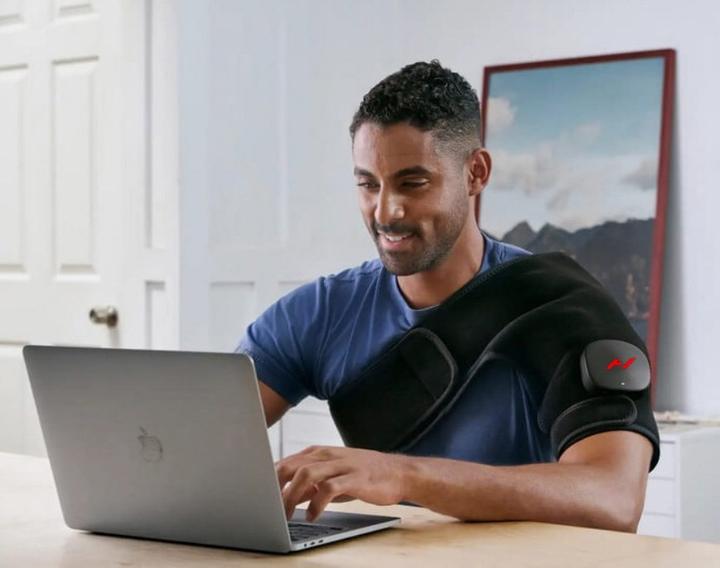 Actual product image Hyperice Venom 2 Shoulder - Left