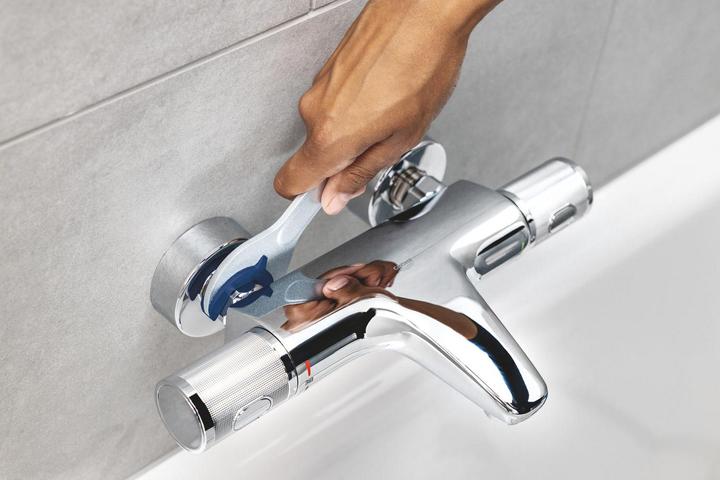 Actual product image Grohe Precision Start QuickFix thermostatic shower mixer and Vitalio Start 110 shower rail set, length