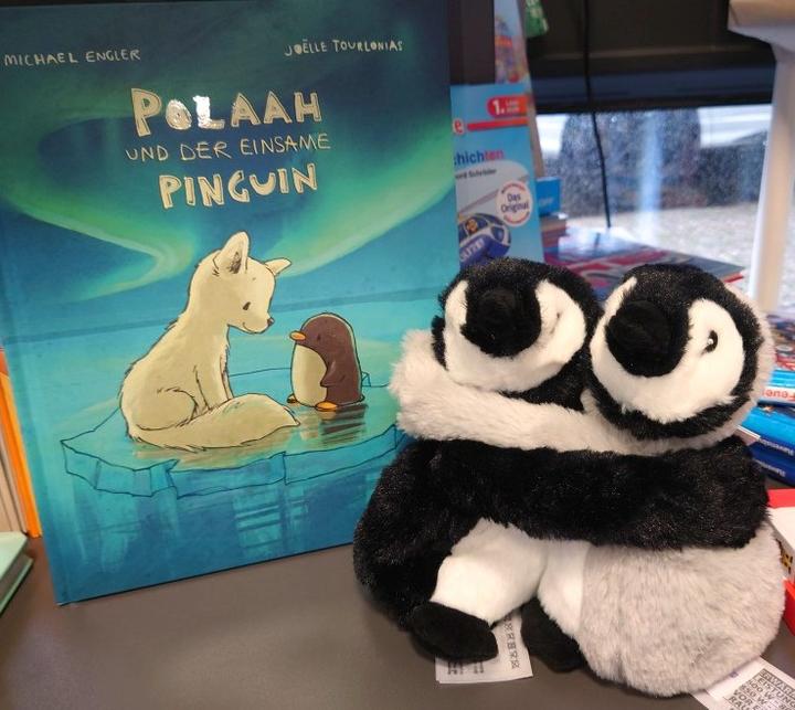 Actual product image Warmies Warmth stuffed animal - Penguins (20 cm)