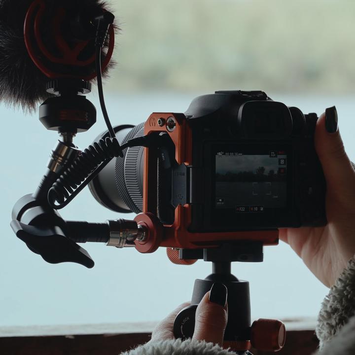 Actual product image 3 Legged Thing Riley QD Canon R7 L Bracket Koper