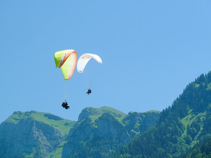 Produktbild Smartbox 20-minütiger Gleitschirmflug am Vierwaldstättersee für 1 Person (1 Pers.)