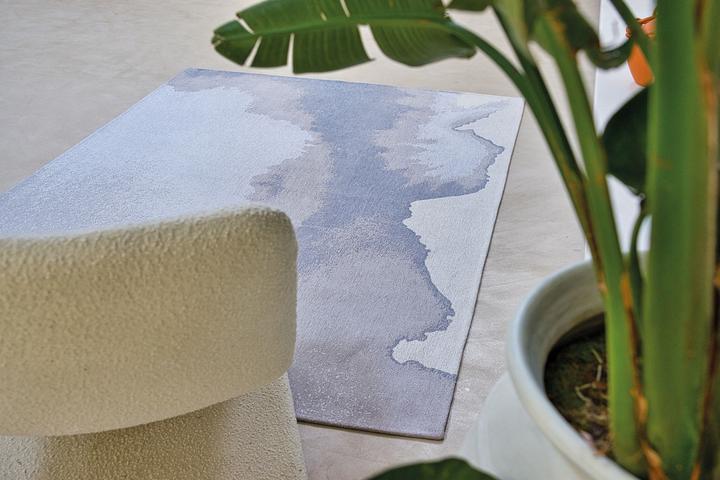 Actual product image Louis de Poortere Meditation Lagoon (200 x 280 cm)
