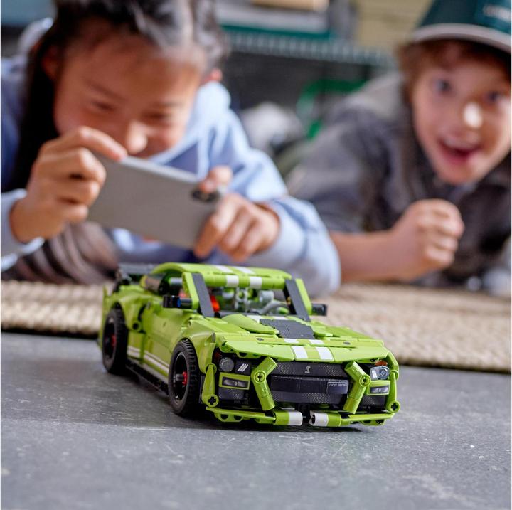 Actual product image LEGO Ford Mustang Shelby GT500 (42138, LEGO Technic)