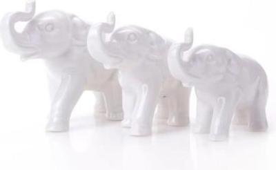 824-26 W S - Elephant series porcelain figures, 3 pieces 6-8 cm, white