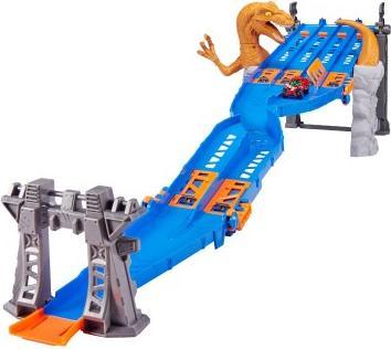 Actual product image Zuru Auto-Track Raptor attack set