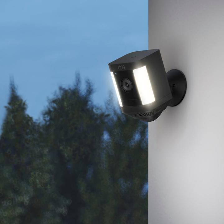 Image du produit Ring Spotlight Cam Plus (1920 x 1080 Pixels)