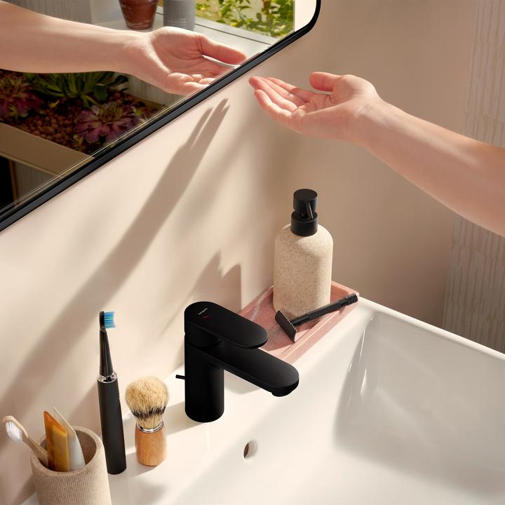 Image du produit hansgrohe Xarita Lite Q miroir, éclairage LED vertical, 500x30x700mm, capteur IR