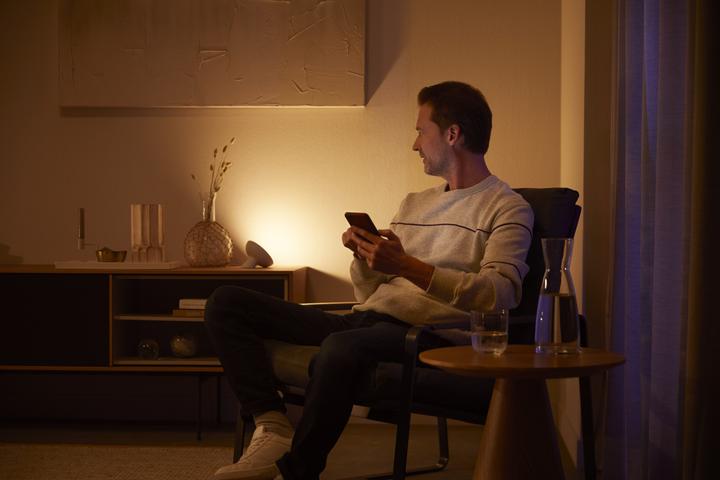 Actual product image Philips Hue Bloom Basis BT (500 lm)