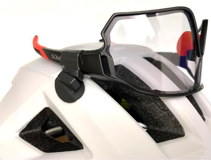 Image du produit StiQx Porte-lunettes magnétique, noir, taille M (circonférence des branches 17-38mm)