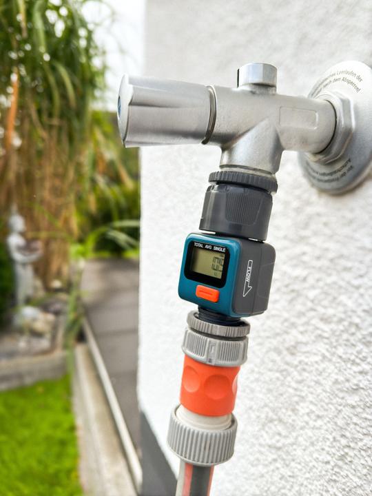 Produktbild Daygreen Digitaler Wasserzähler DH-WT004, mit Adapter 1" u. 3/4"