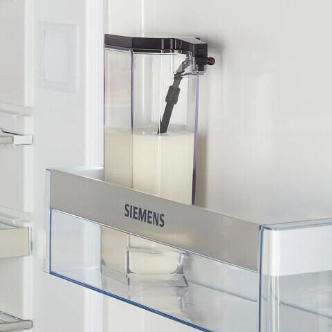 Actual product image Siemens Fully automatic coffee maker, EQ500 integral, Daylight silver, piano lacquer black, TQ513D01 (CH plug)