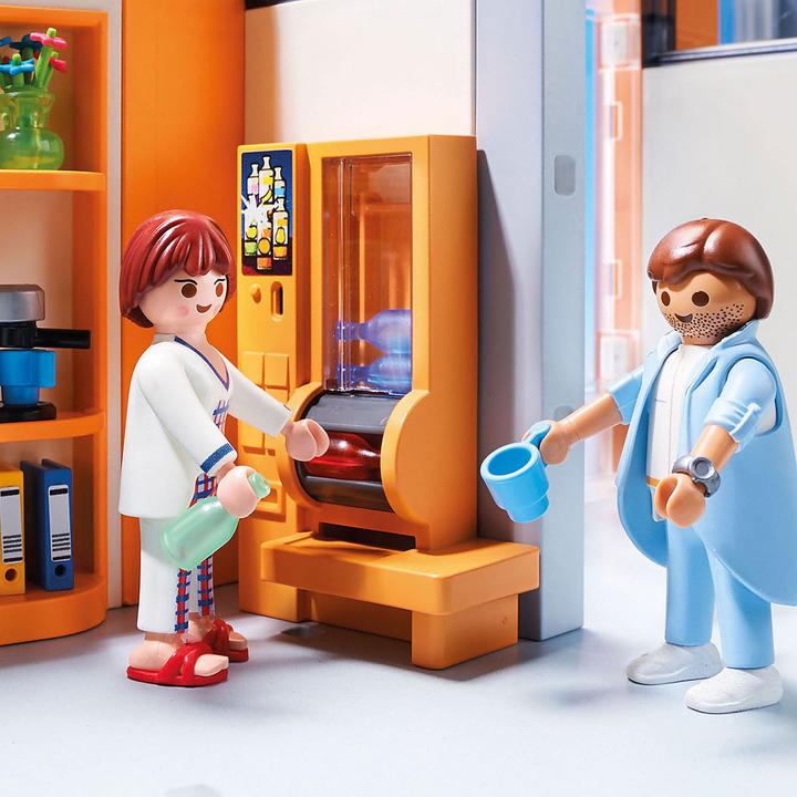 Actual product image Playmobil Large hospital with facilities (70190, Playmobil City Life)