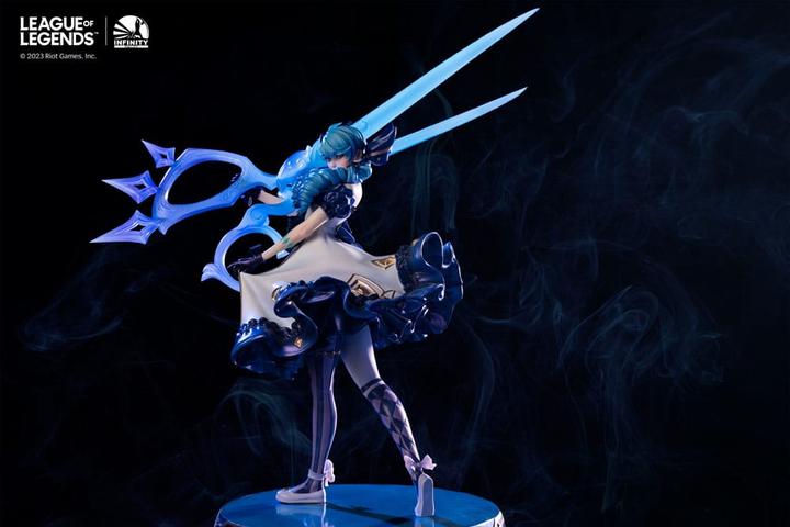 Image du produit Infinity Studios League of Legends "The Hallowed Seamstress - Gwen" Statue 1/6