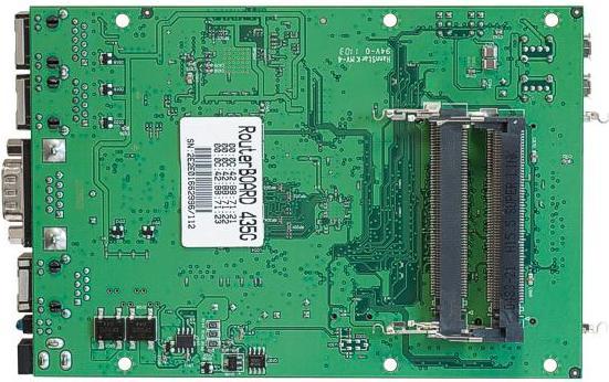 Actual product image MikroTik RB435G - RouterBOARD, Level 5, 680 MHz