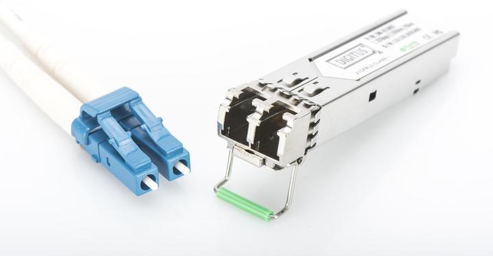 Produktbild Digitus SFP Modul fuer Gigabit Switch singlemode Glasfaser Modul 1xLC 1550nm Duplex mini GBIC SFP Modul...