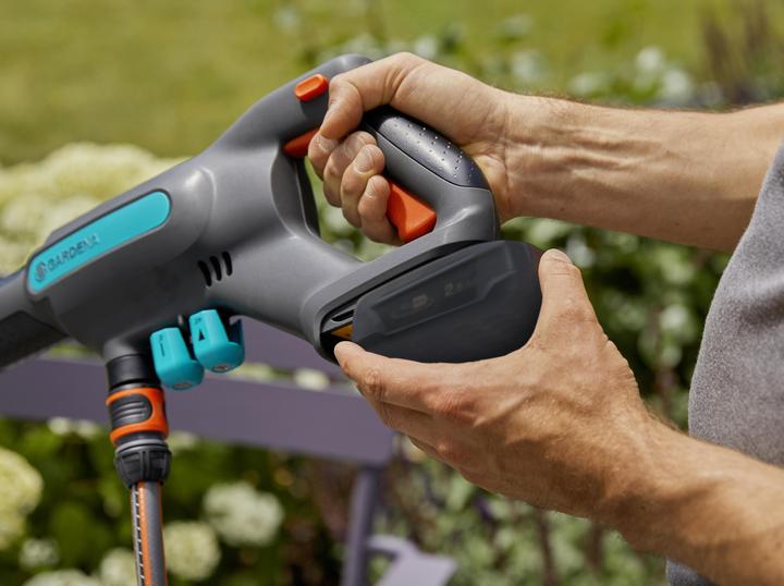 Productafbeelding Gardena AquaClean (Oplaadbare batterij)