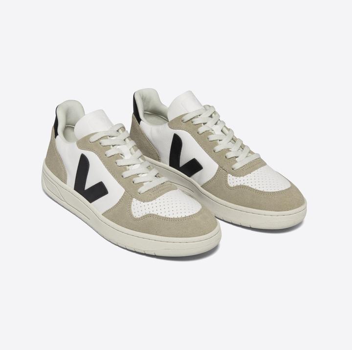 Actual product image Veja V-10 (44)