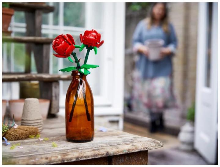 Actual product image LEGO Roses (40460, LEGO Iconic)