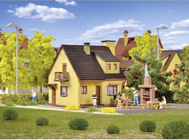 Actual product image Vollmer 49217 H0 residential house