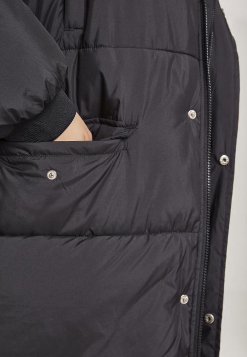 Produktbild Urban Classics UC Curvy Ladies Oversize Faux Fur Puffer Coat (L)
