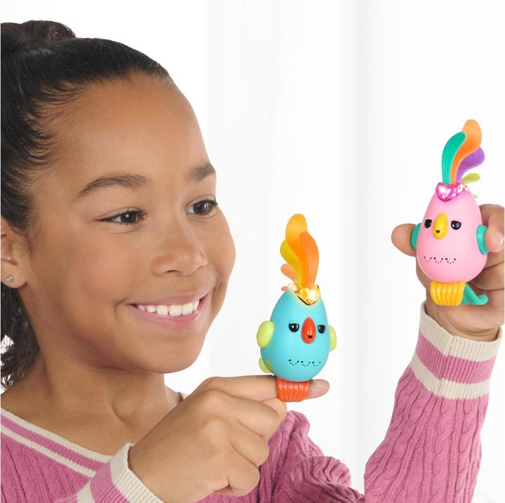 Produktbild WowWee Fingerlings Sweet Tweets Interactive Bird: Debbie, Record & Play Secret Messages, 40+ Sounds & React (Multilingual)