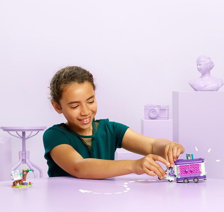 Actual product image LEGO Emma's rolling art kiosk (41332, LEGO Friends)