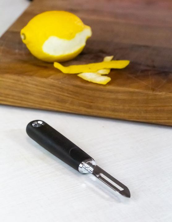 Produktbild Master Class Soft-Grip Stainless Steel Fixed Head Peeler, Carded