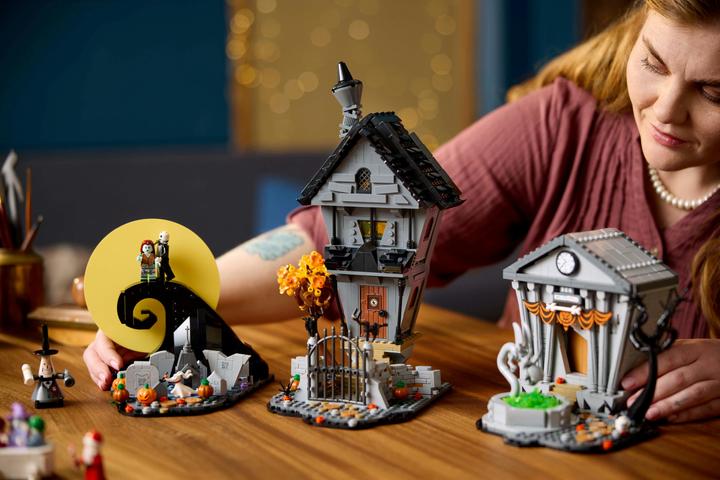 Image du produit LEGO Nightmare Before Christmas (21351, LEGO Ideas, LEGO difficiles à trouver)