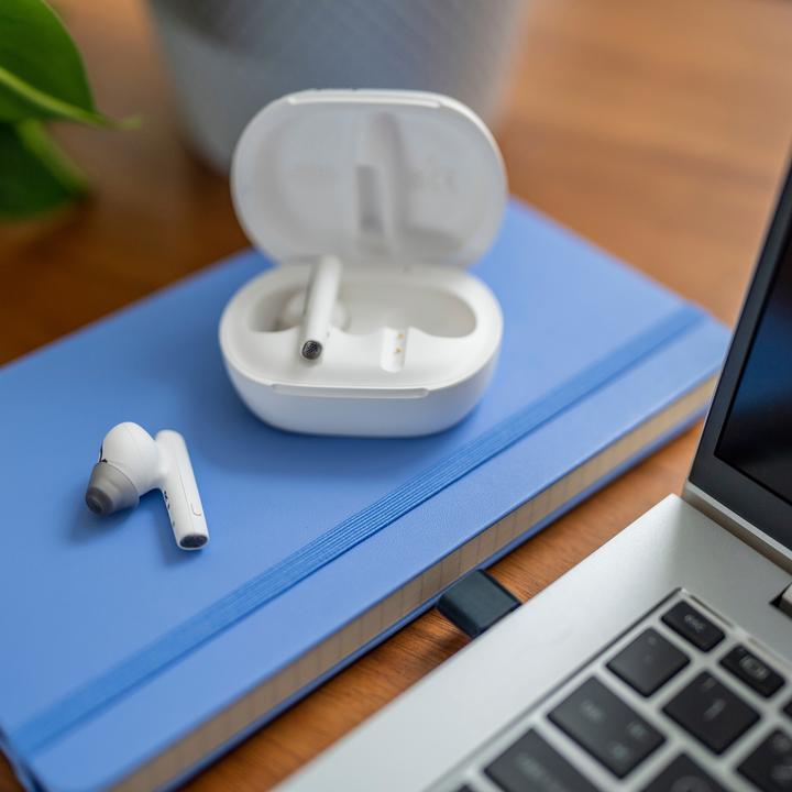 Actual product image Poly Voyager Free 60+ UC M White Sand Earbuds (Wireless, USB-C)