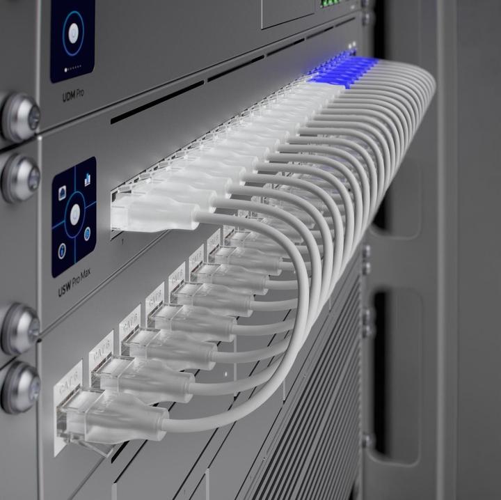 Produktbild Ubiquiti USW-PRO-MAX-24 (26 Ports)