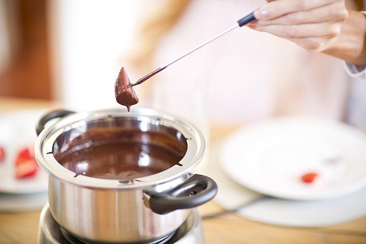 Immagine prodotto Russell Hobbs Fiesta (Fondue di formaggio, Fondue al cioccolato, Fonduta Bourguignonne, Fondue Chinoise)