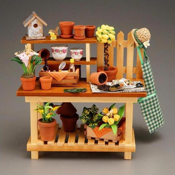 Immagine prodotto Reutter 001.741/1 - Tavolo da giardinaggio in miniatura