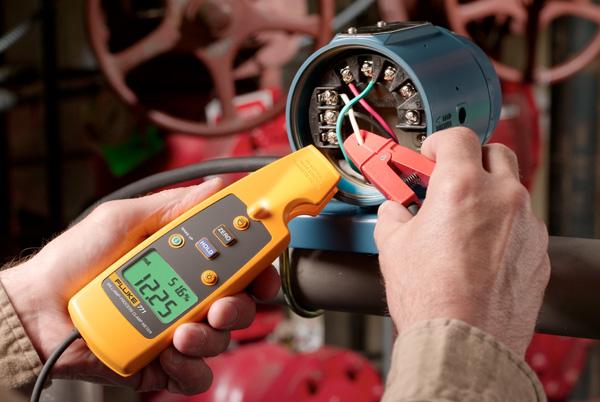 Image du produit Fluke Pince ampèremétrique, multimètre manuel di (CAT II 300V)