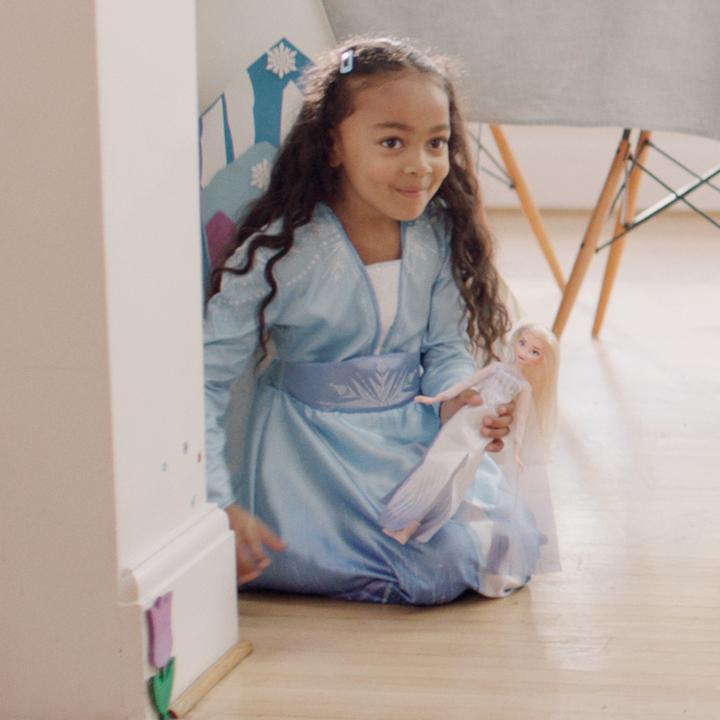 Produktbild Disguise Classic Costume - Elsa Traveling Dress (116 cm) (129979L) (116, 122, 110 C, 120 C, 115 C)