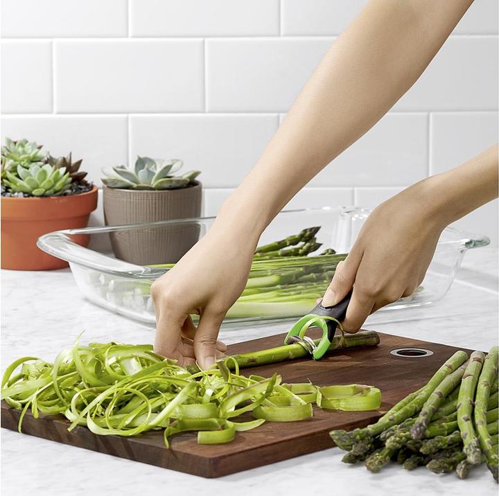 Actual product image OXO GG asparagus peeler