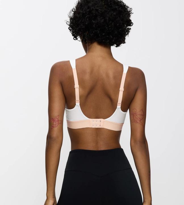 Actual product image Triumph Sports bra "Triaction Extreme Lite (85 E)
